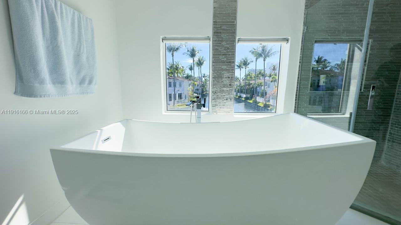 Photo of 3024 210th St (3024), Aventura, Florida, 33180 -