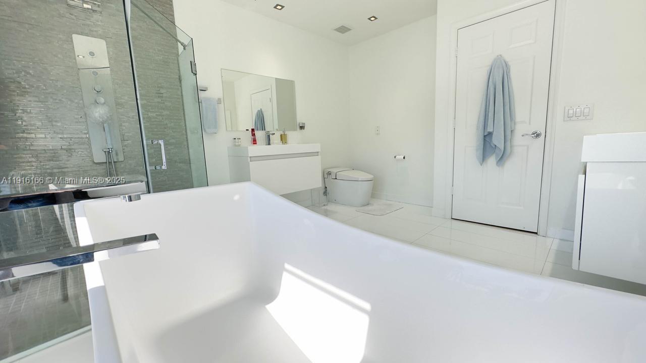 Photo of 3024 210th St (3024), Aventura, Florida, 33180 -