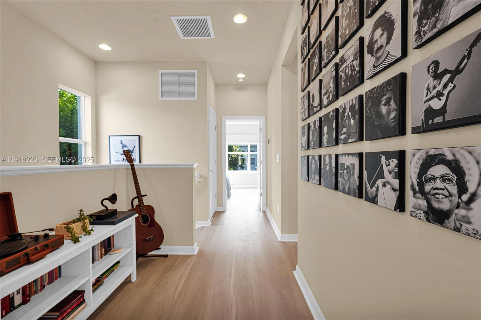 Ver detalles 3936 3 / 3 1769 sq. ft. $ 2025-11-18 0 foto