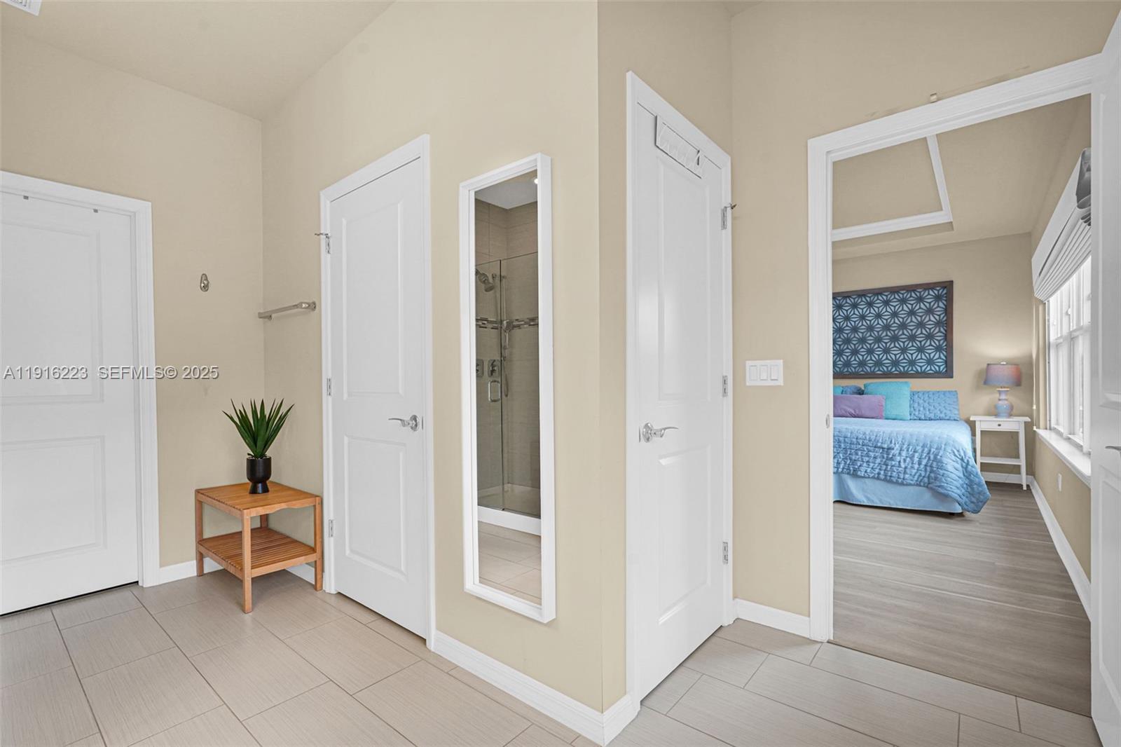 Ver detalles 3936 3 / 3 1769 sq. ft. $ 2025-11-18 0 foto