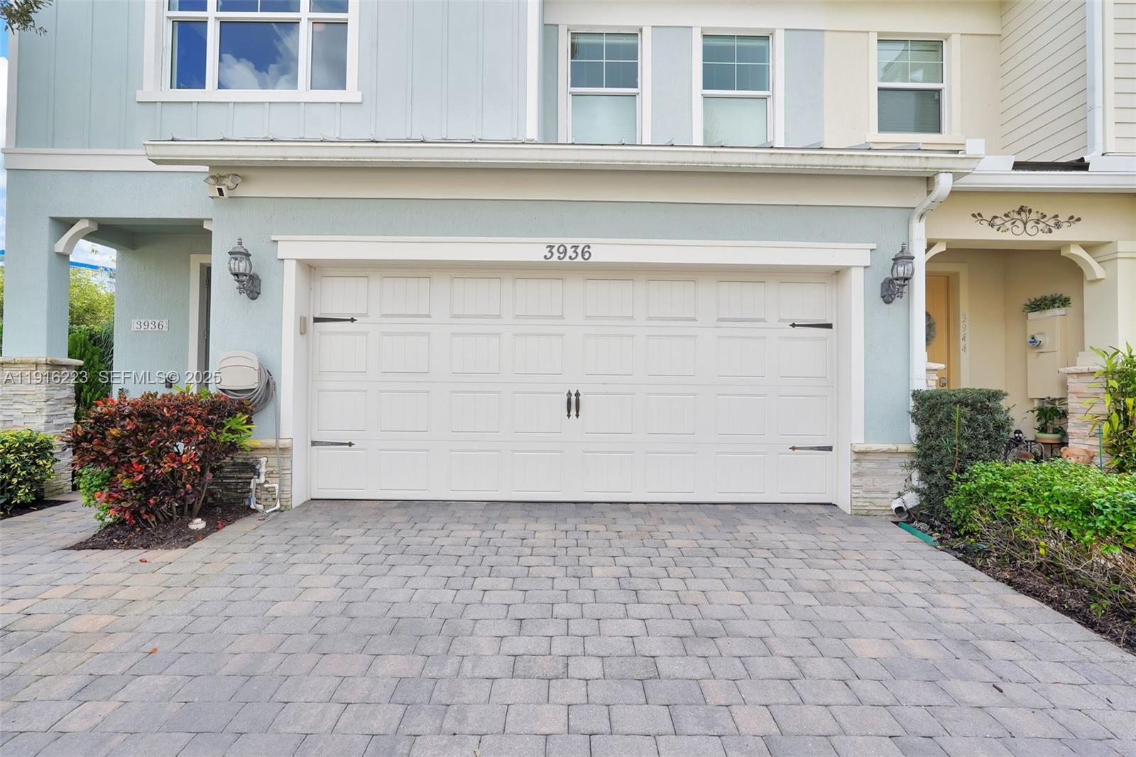 Ver detalles 3936 3 / 3 1769 sq. ft. $ 2025-11-18 0 foto