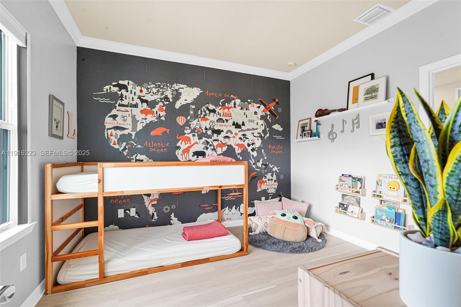 Ver detalles 3936 3 / 3 1769 sq. ft. $ 2025-11-18 0 foto