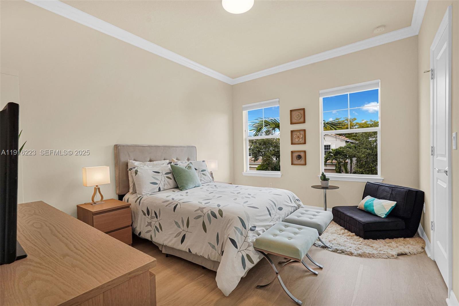 Ver detalles 3936 3 / 3 1769 sq. ft. $ 2025-11-18 0 foto