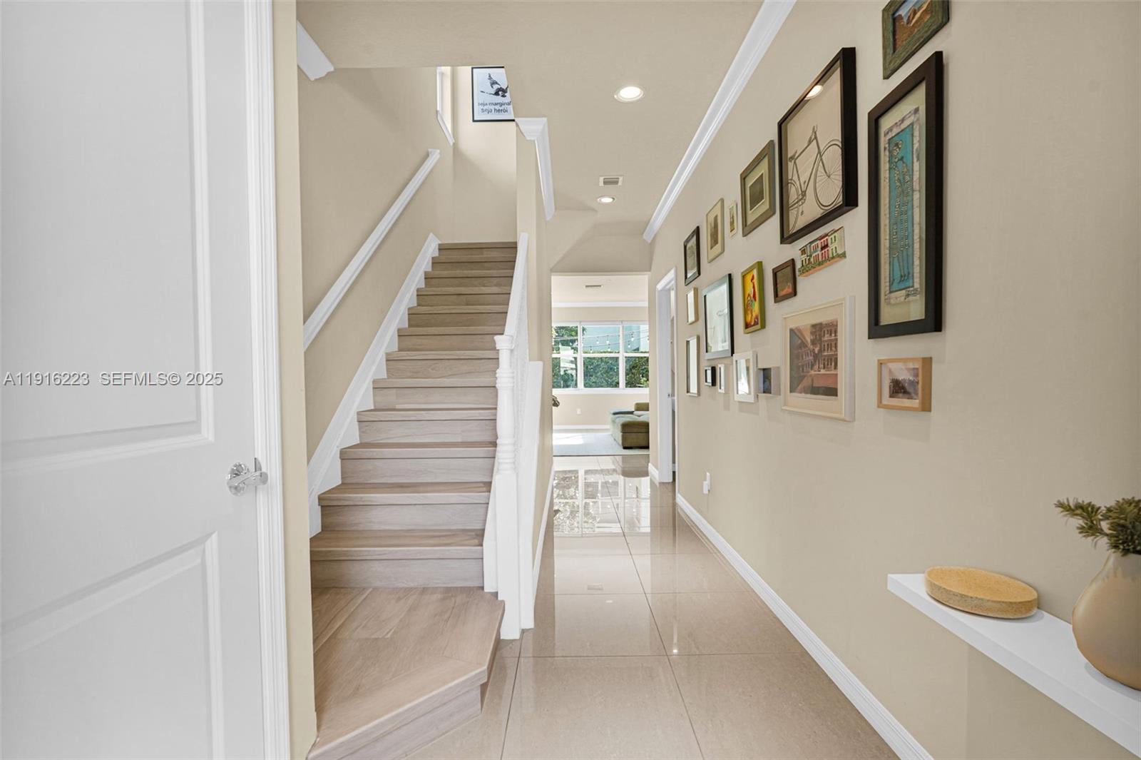 Ver detalles 3936 3 / 3 1769 sq. ft. $ 2025-11-18 0 foto