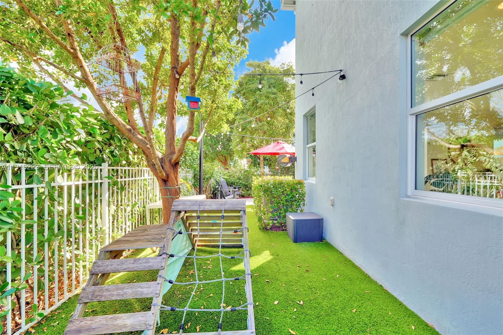 Ver detalles 3936 3 / 3 1769 sq. ft. $ 2025-11-18 0 foto