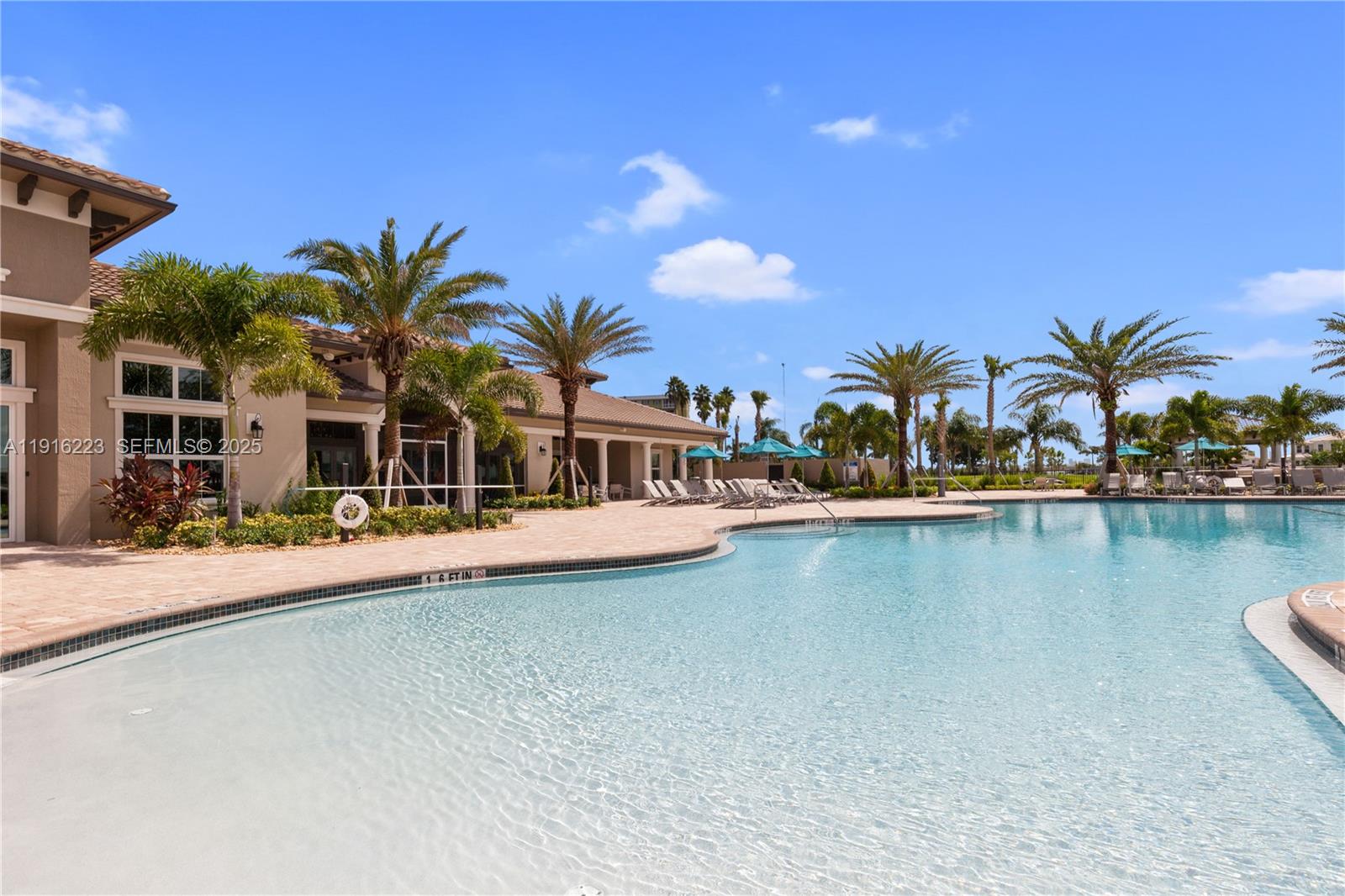 Ver detalles 3936 3 / 3 1769 sq. ft. $ 2025-11-18 0 foto