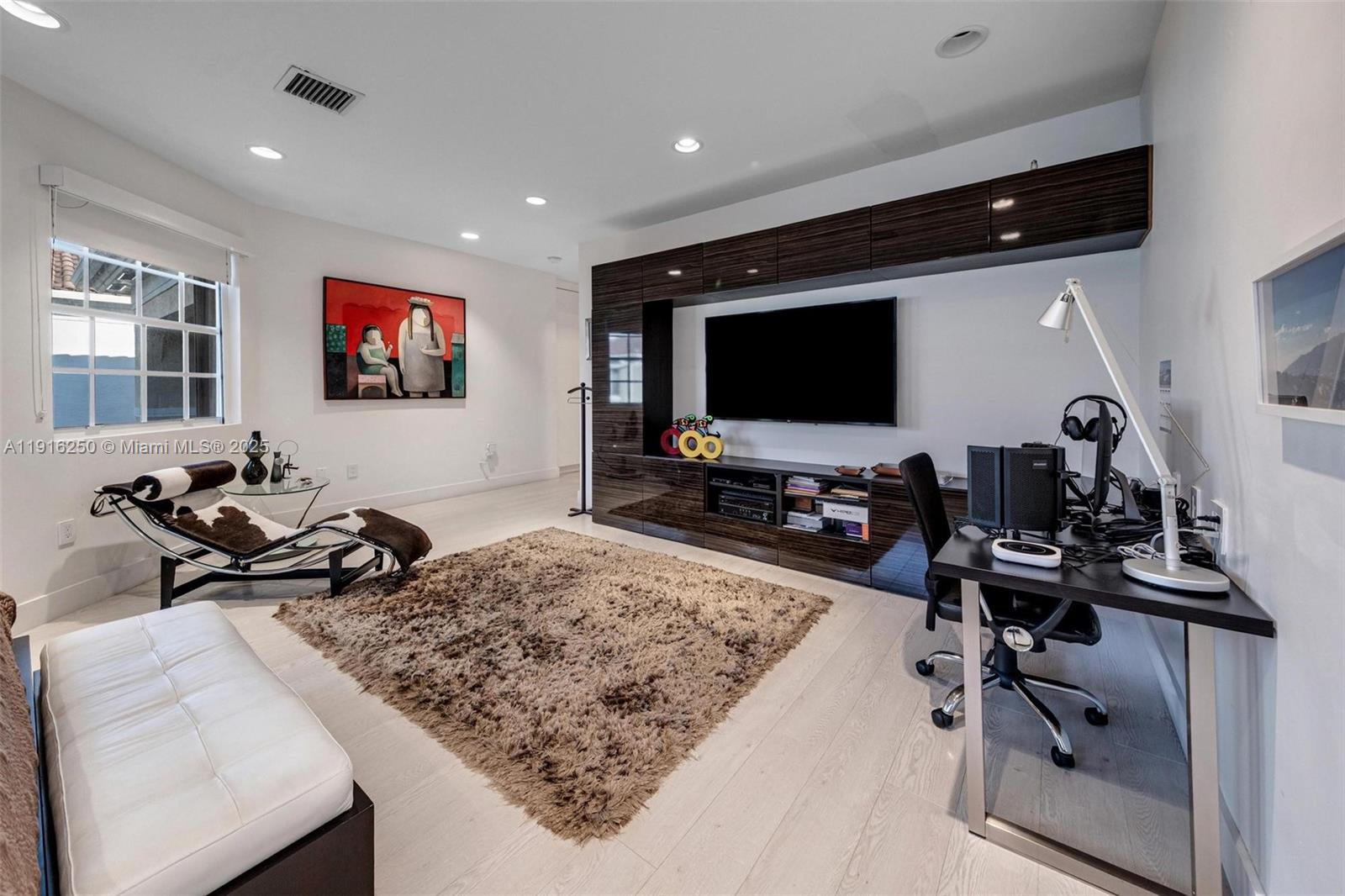 Photo of 3965 194th Ln (3965), Sunny Isles Beach, Florida, 33160 -