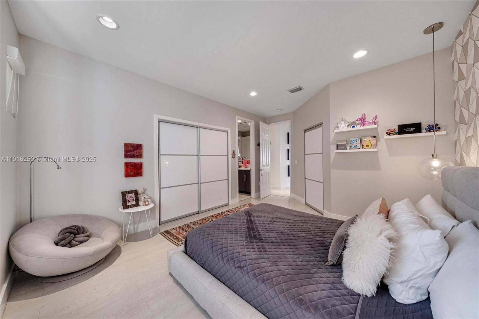 Photo of 3965 194th Ln (3965), Sunny Isles Beach, Florida, 33160 -