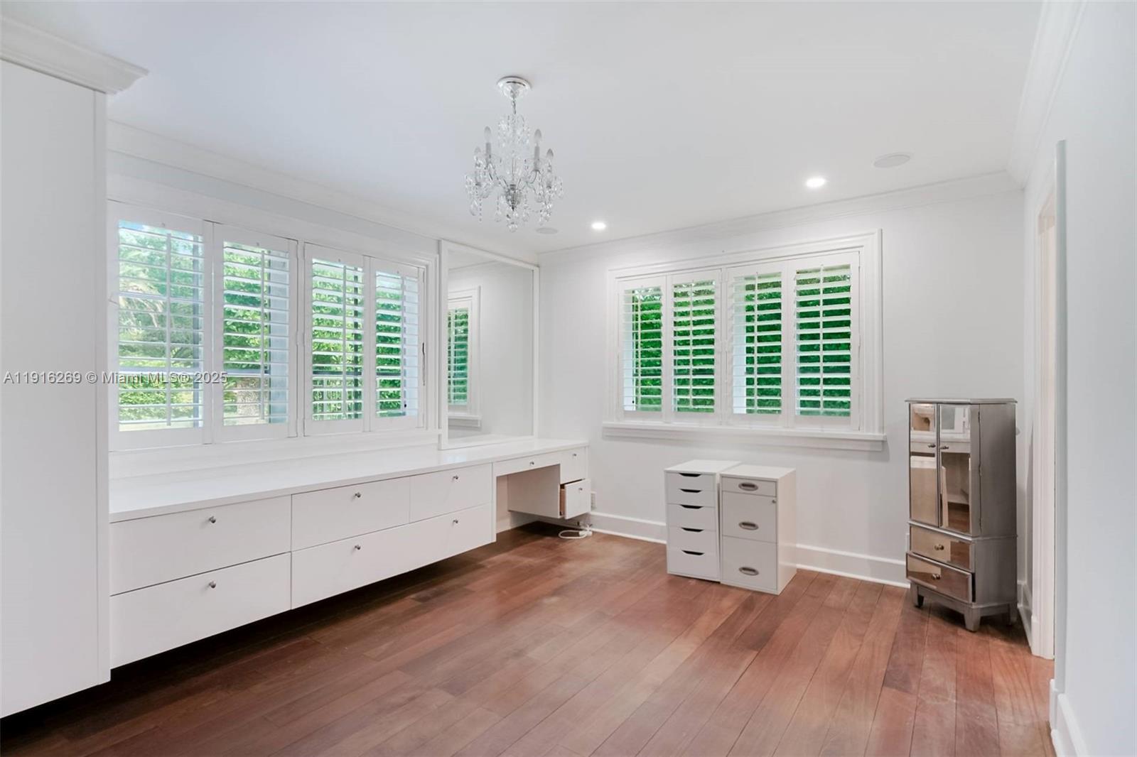   /   sq. ft. $ 2025-11-18 0 Photo