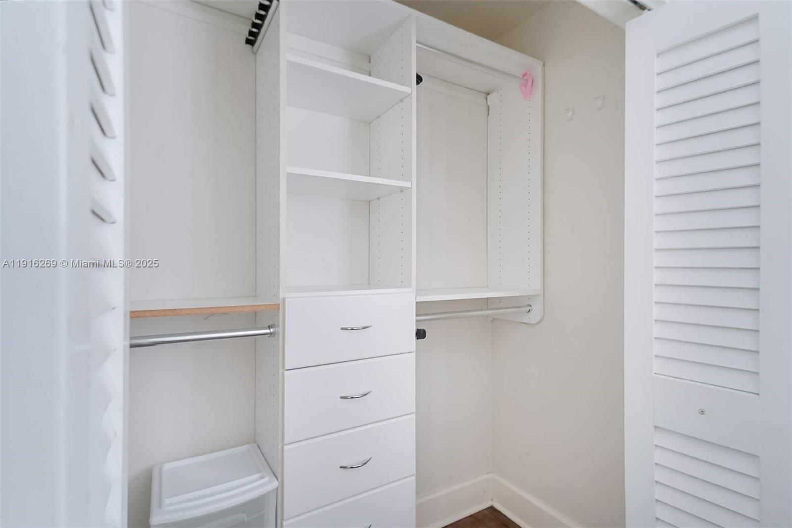   /   sq. ft. $ 2025-11-18 0 Photo