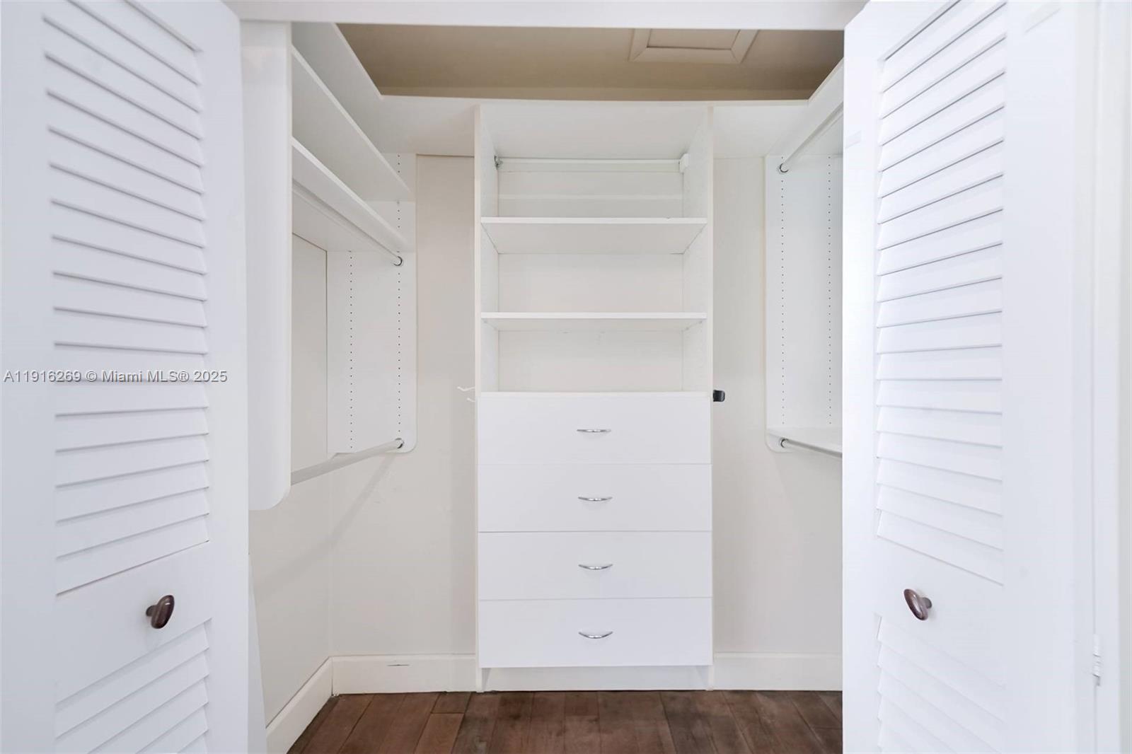   /   sq. ft. $ 2025-11-18 0 Photo