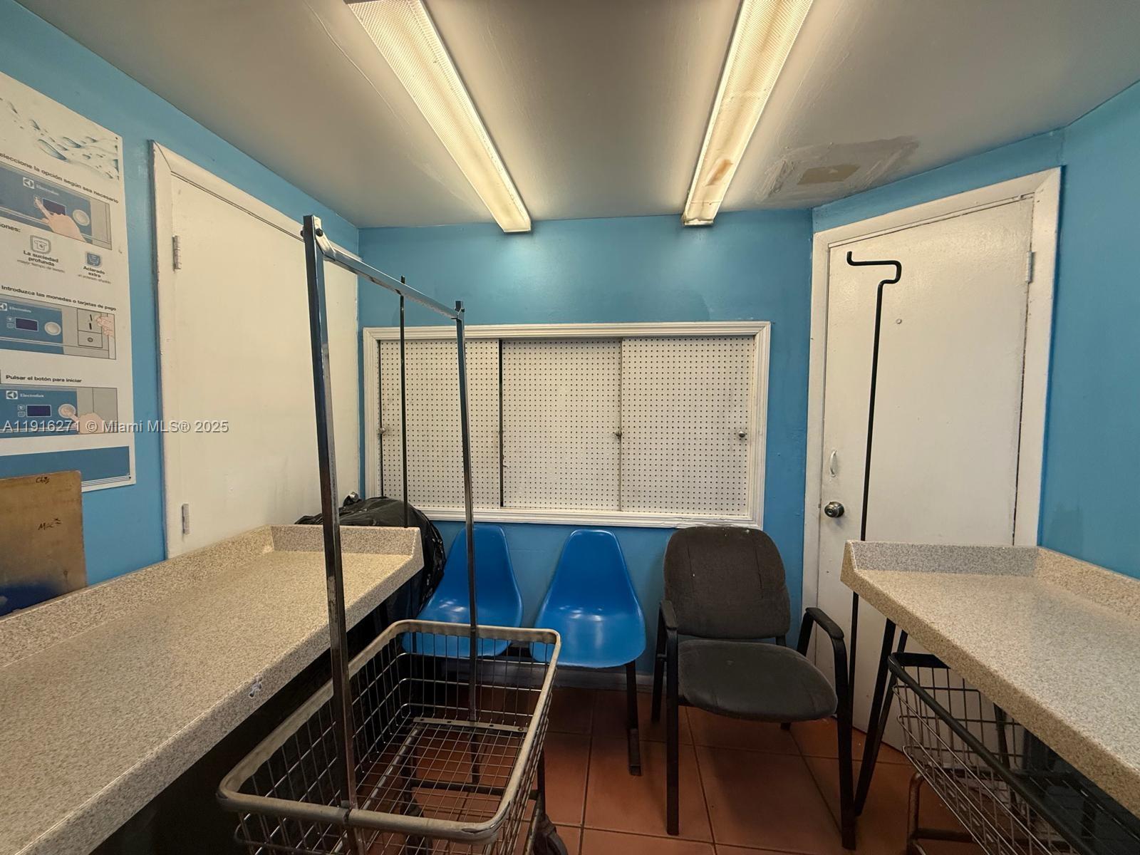 See details / sq. ft. $ 2025-11-18 0 Photo