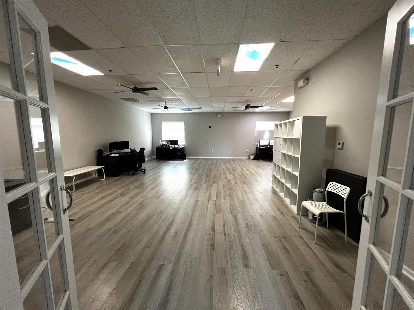 Ver detalles Suite 426 / 0 sq. ft. $ 2026-06-15 0 foto