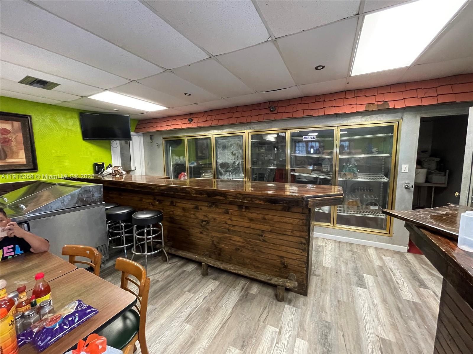   /   sq. ft. $ 2025-11-18 0 Photo