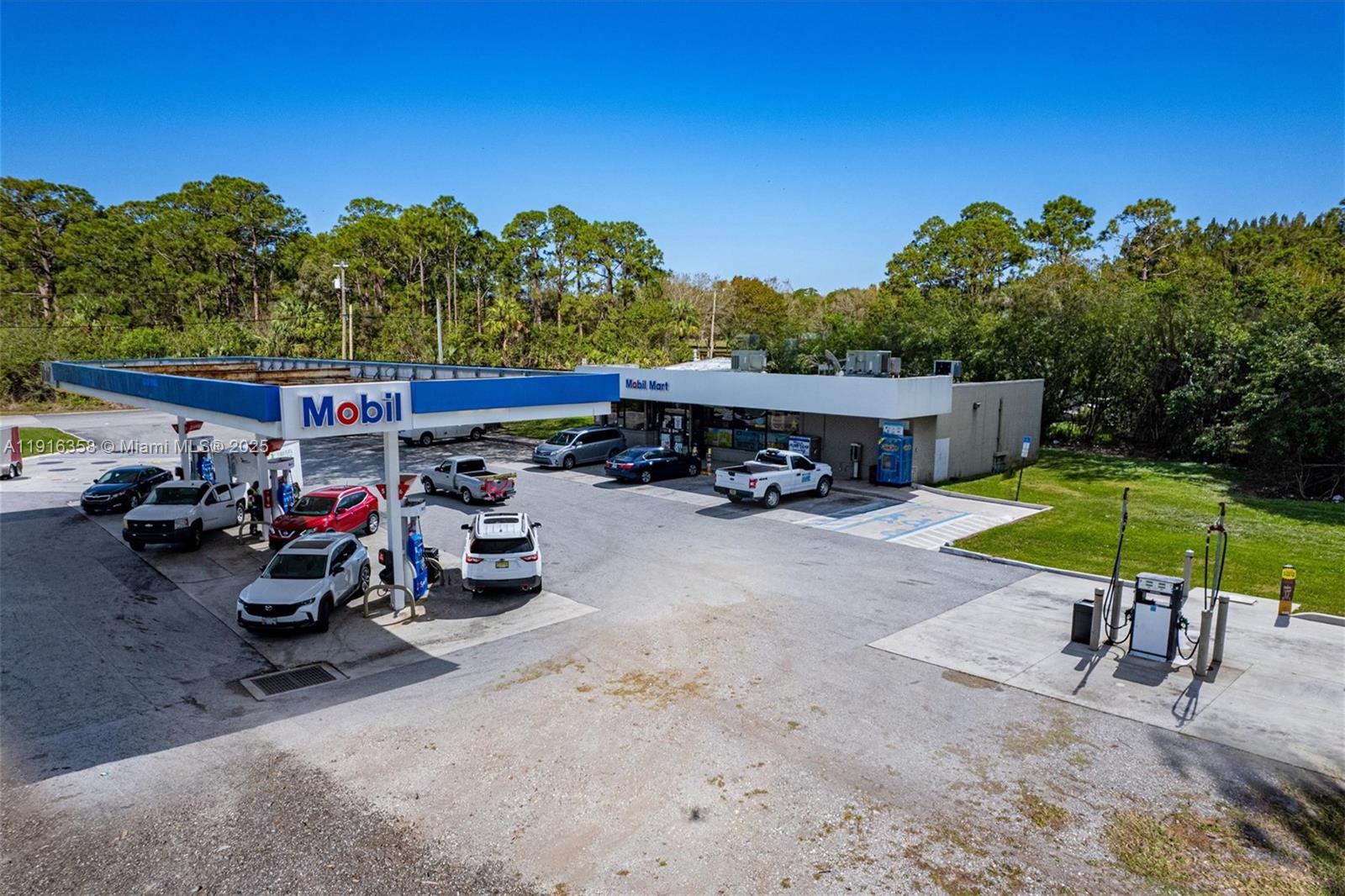   /   sq. ft. $ 2025-11-18 0 Photo