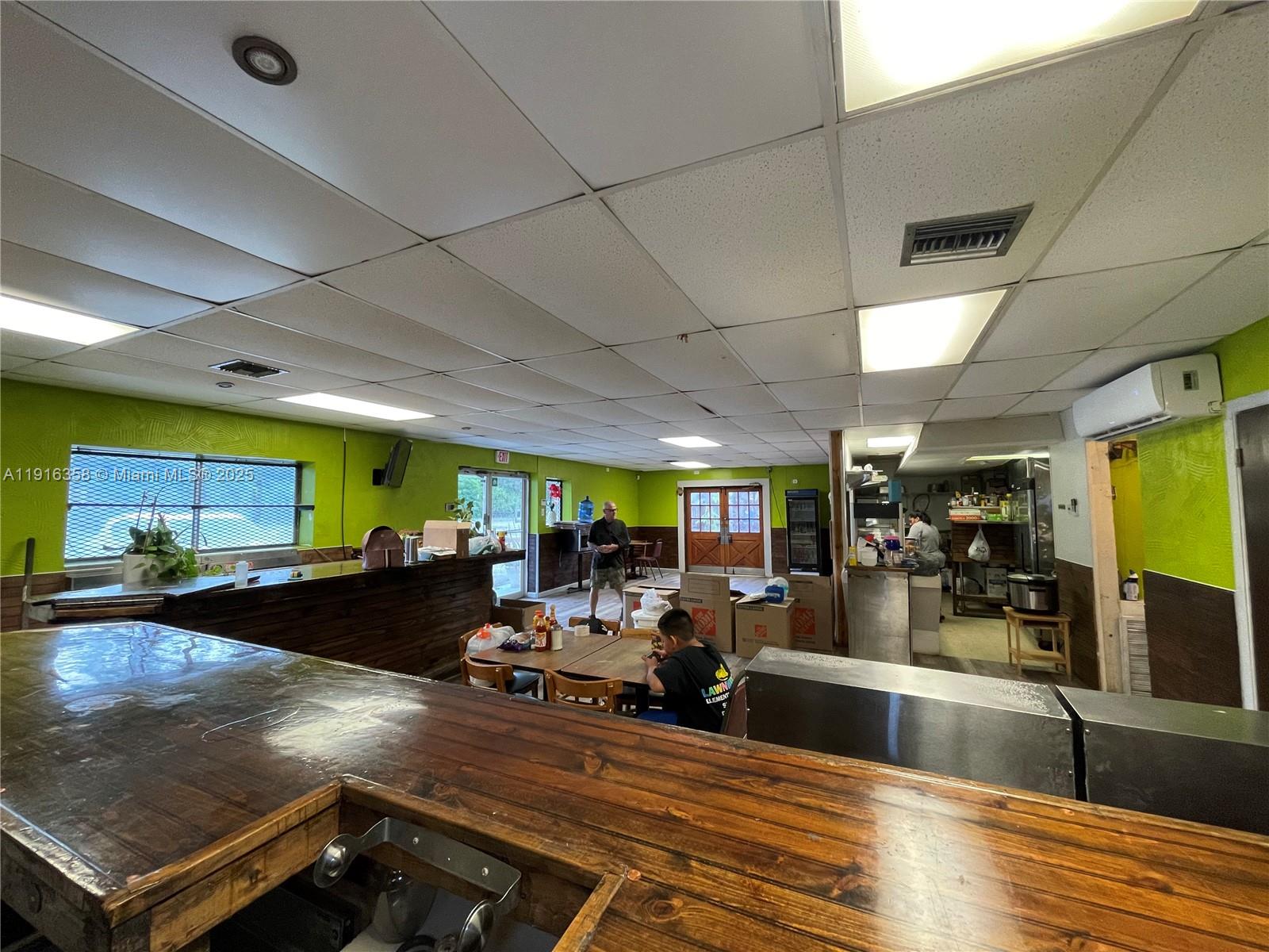   /   sq. ft. $ 2025-11-18 0 Photo