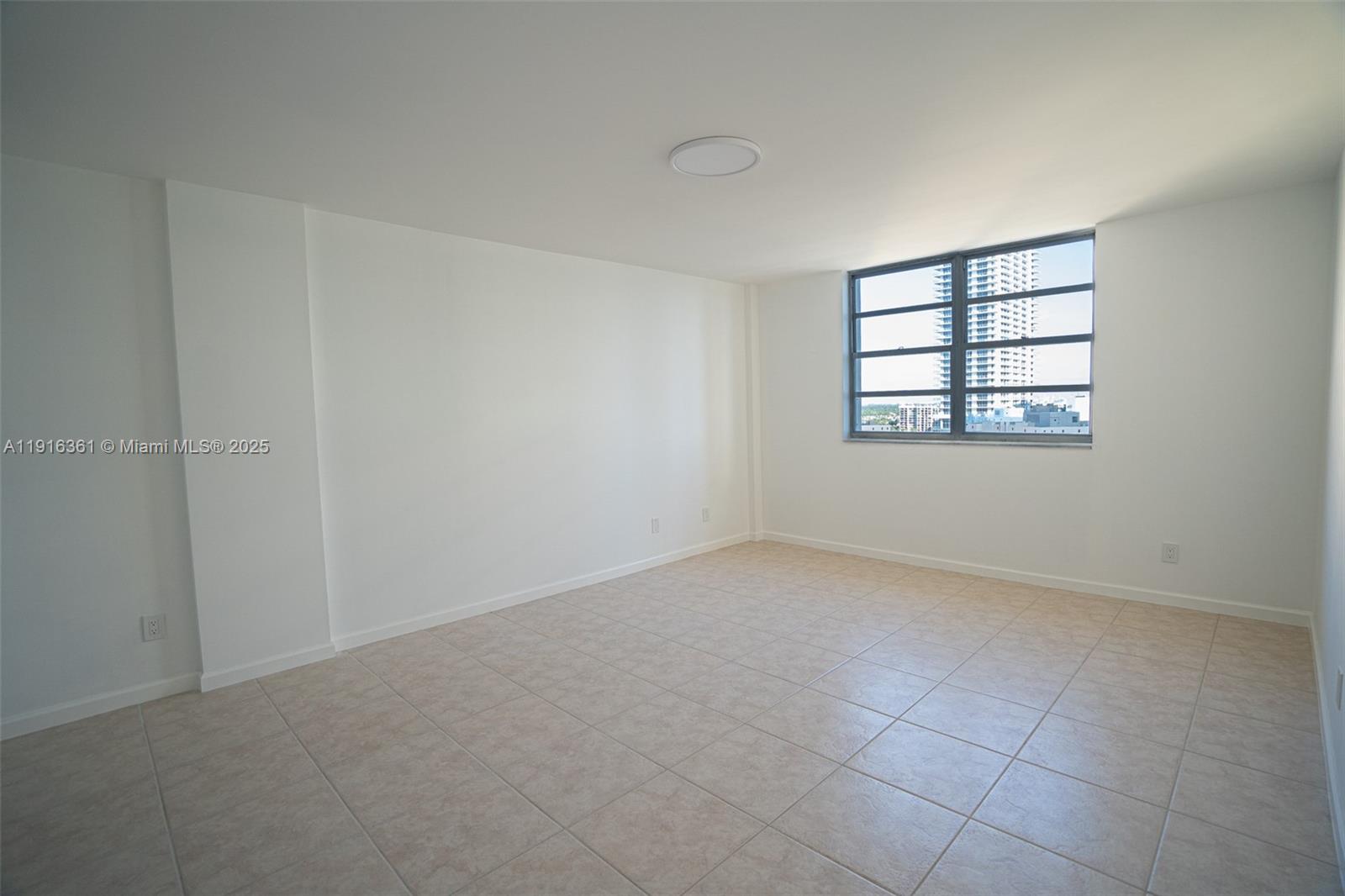 Photo of 1849 Ocean Dr  #1509, Hallandale Beach, Florida, 33009 - 