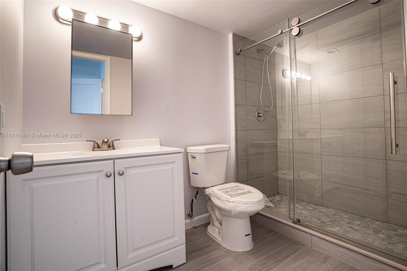 Photo of 1849 Ocean Dr  #1509, Hallandale Beach, Florida, 33009 - 