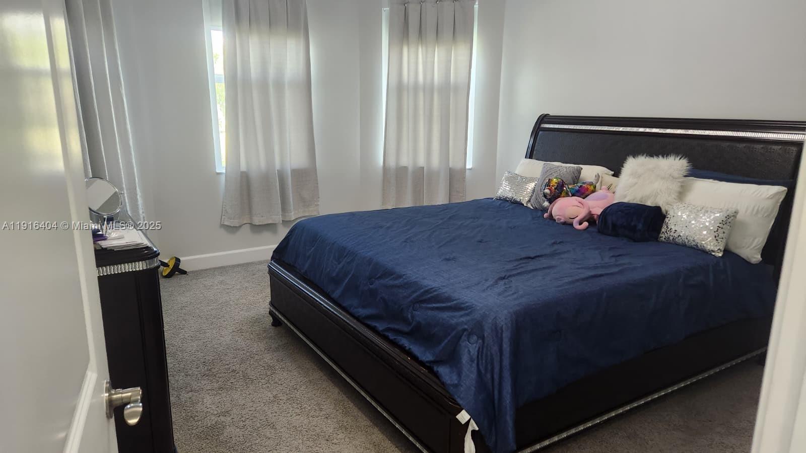 Подробнее 13554 3 / 2 1671 кв.футов $ 2025-11-18 0 Фото