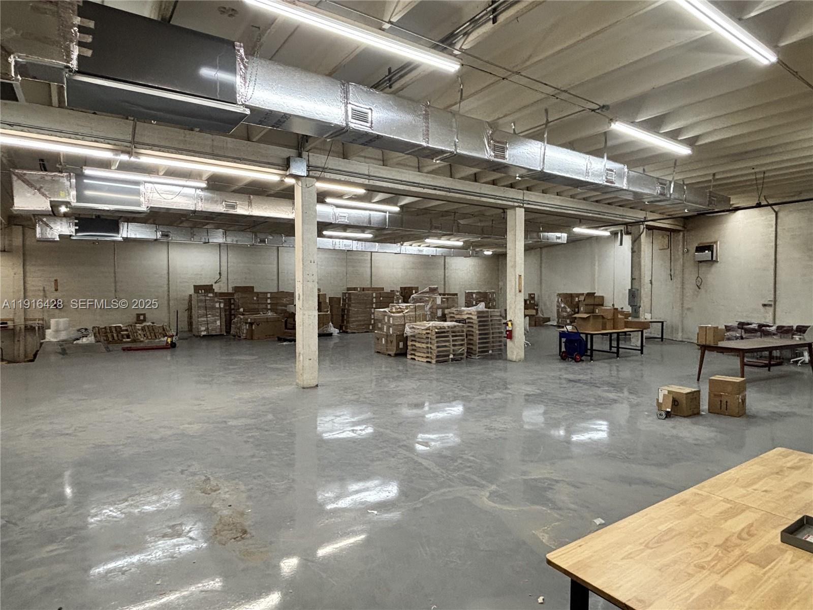 See details / sq. ft. $ 2025-11-18 0 Photo