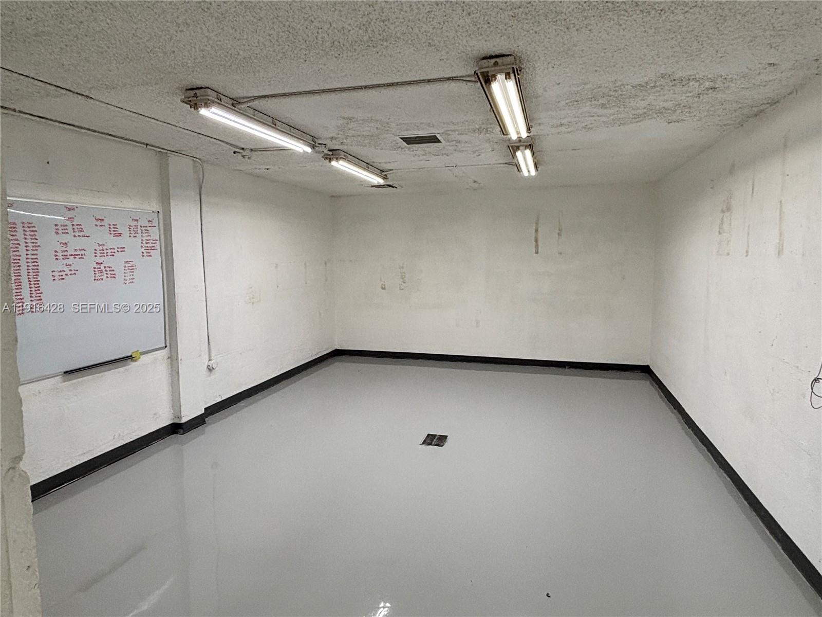 See details / sq. ft. $ 2025-11-18 0 Photo