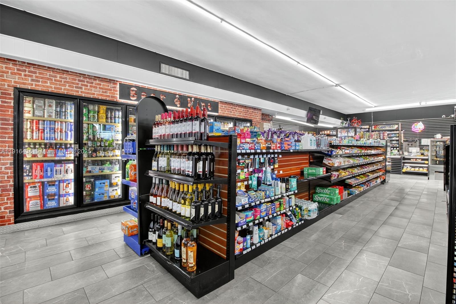   /   кв.футов $ 2026-02-16 0 Фото