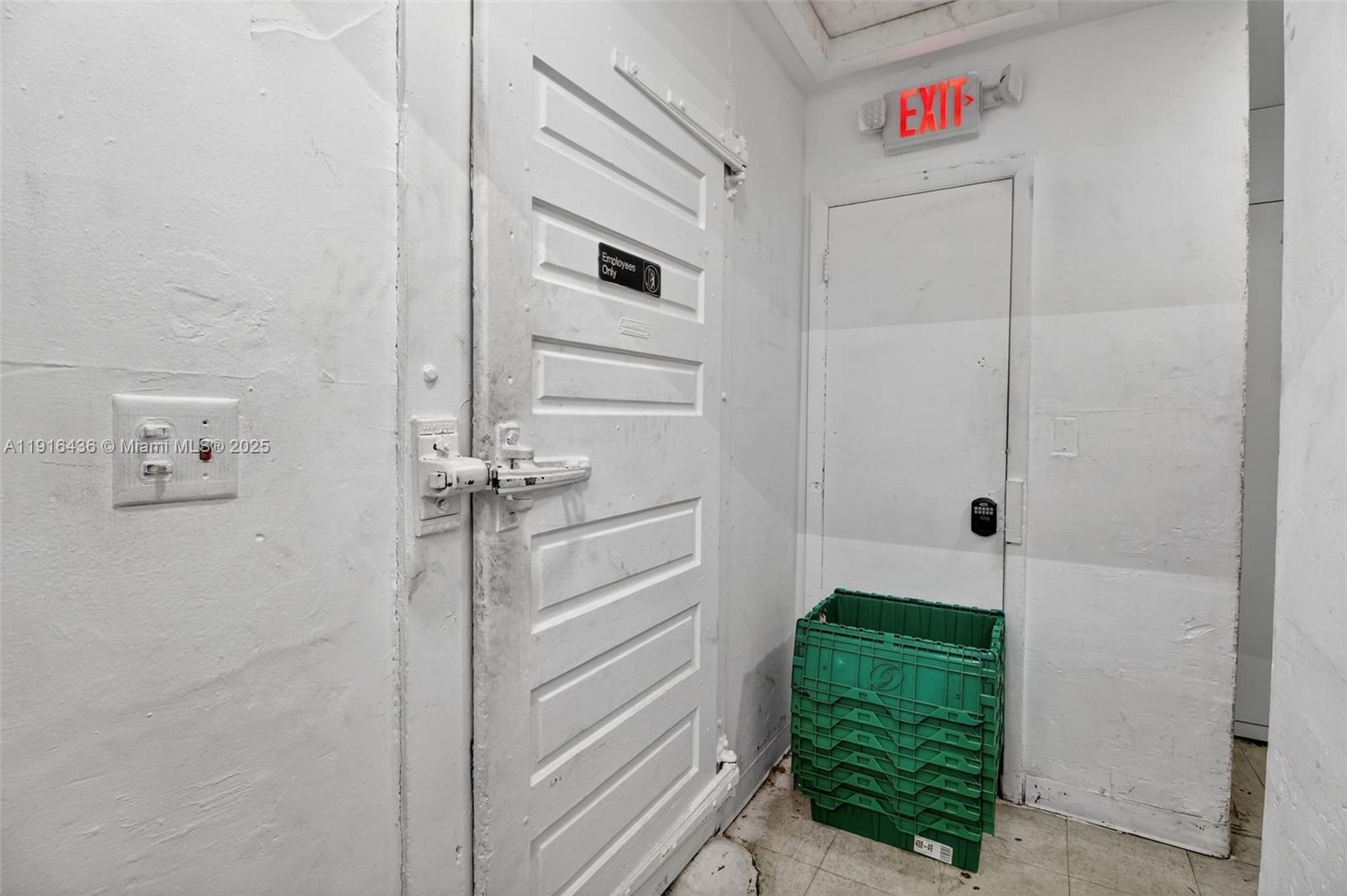   /   кв.футов $ 2026-02-16 0 Фото