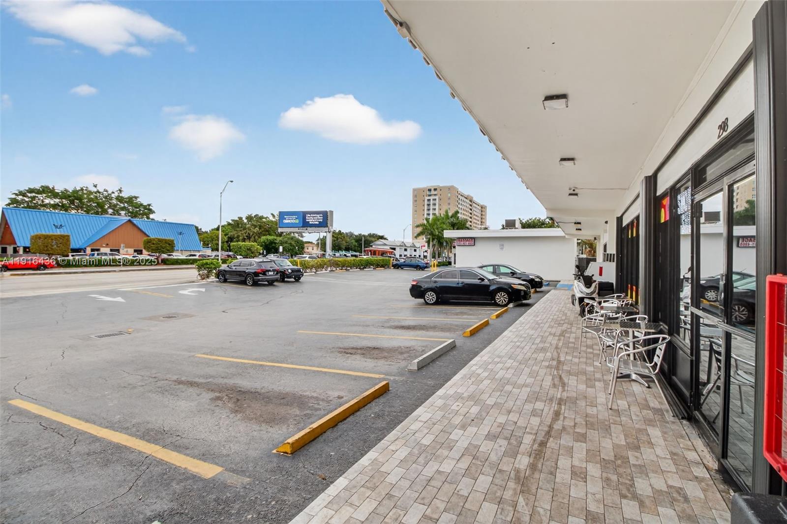   /   кв.футов $ 2026-02-16 0 Фото