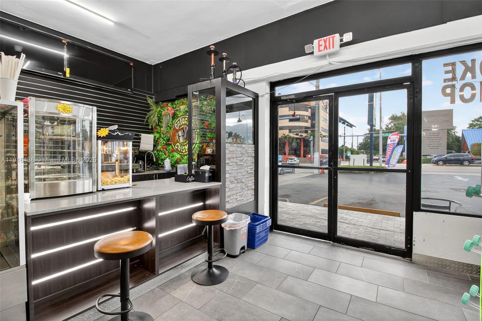   /   кв.футов $ 2026-02-16 0 Фото