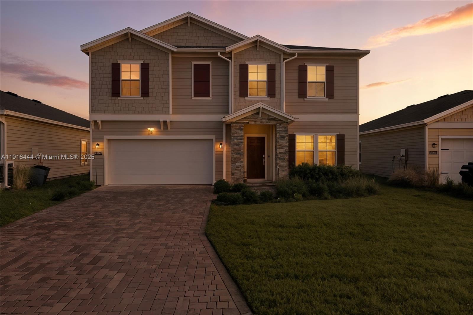 9852 4 / 3  sq. ft. $ 2026-05-28 0 foto
