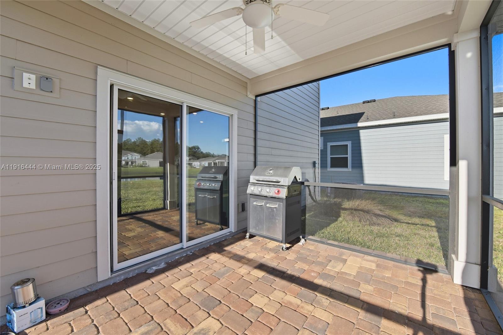 9852 4 / 3  sq. ft. $ 2026-05-28 0 foto