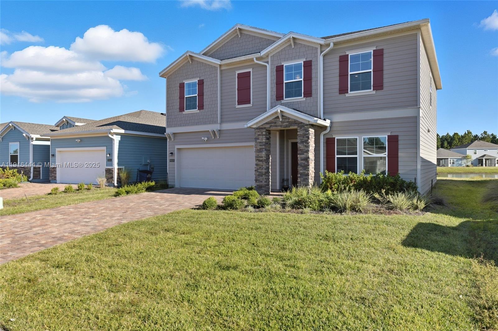 9852 4 / 3  sq. ft. $ 2026-05-28 0 foto