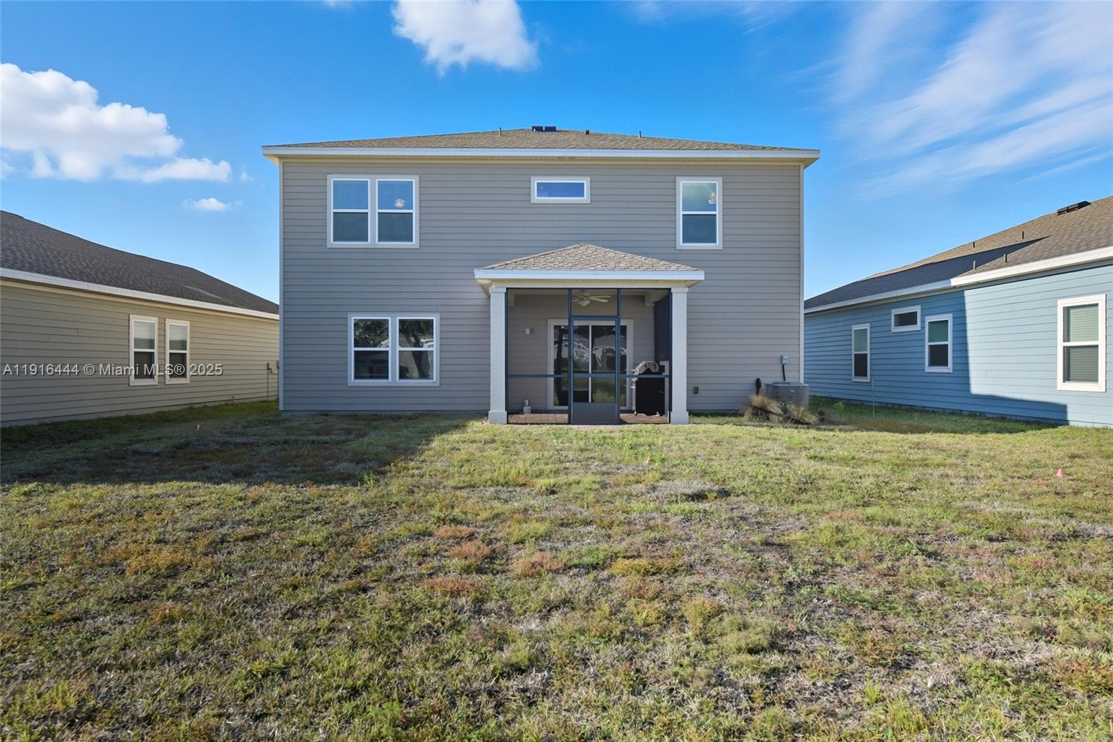 9852 4 / 3  sq. ft. $ 2026-05-28 0 foto