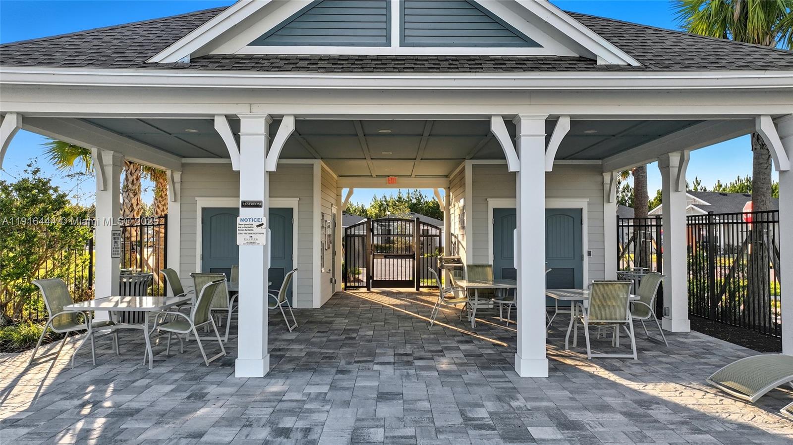 9852 4 / 3  sq. ft. $ 2026-05-28 0 foto