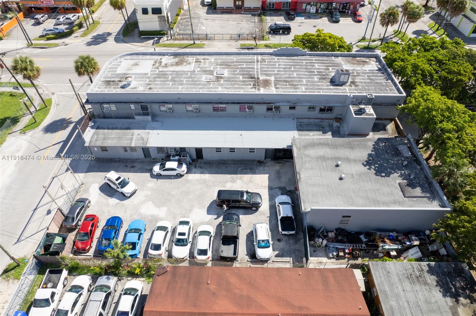   /   кв.футов $ 2025-11-18 0 Фото