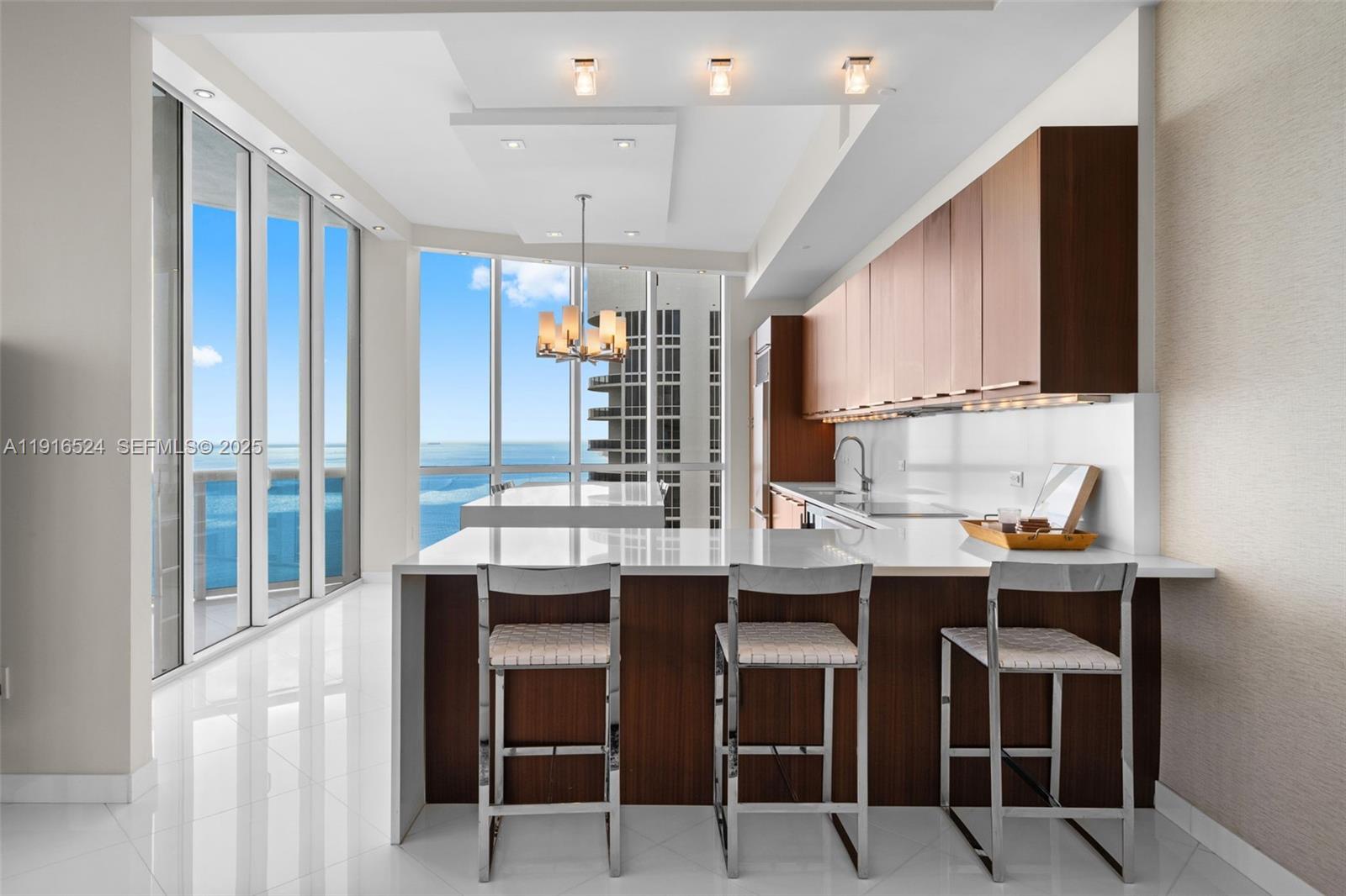 See details 4001 3 / 4 2768 sq. ft. $ 2025-11-18 0 Photo