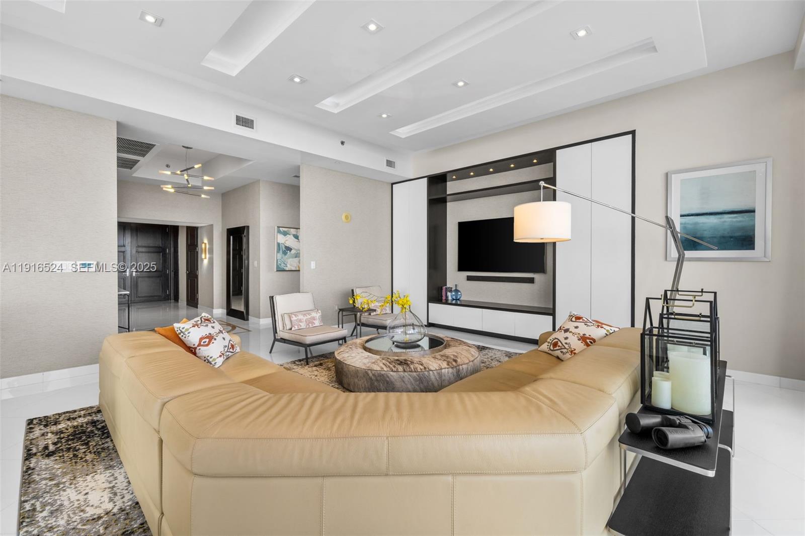 See details 4001 3 / 4 2768 sq. ft. $ 2025-11-18 0 Photo