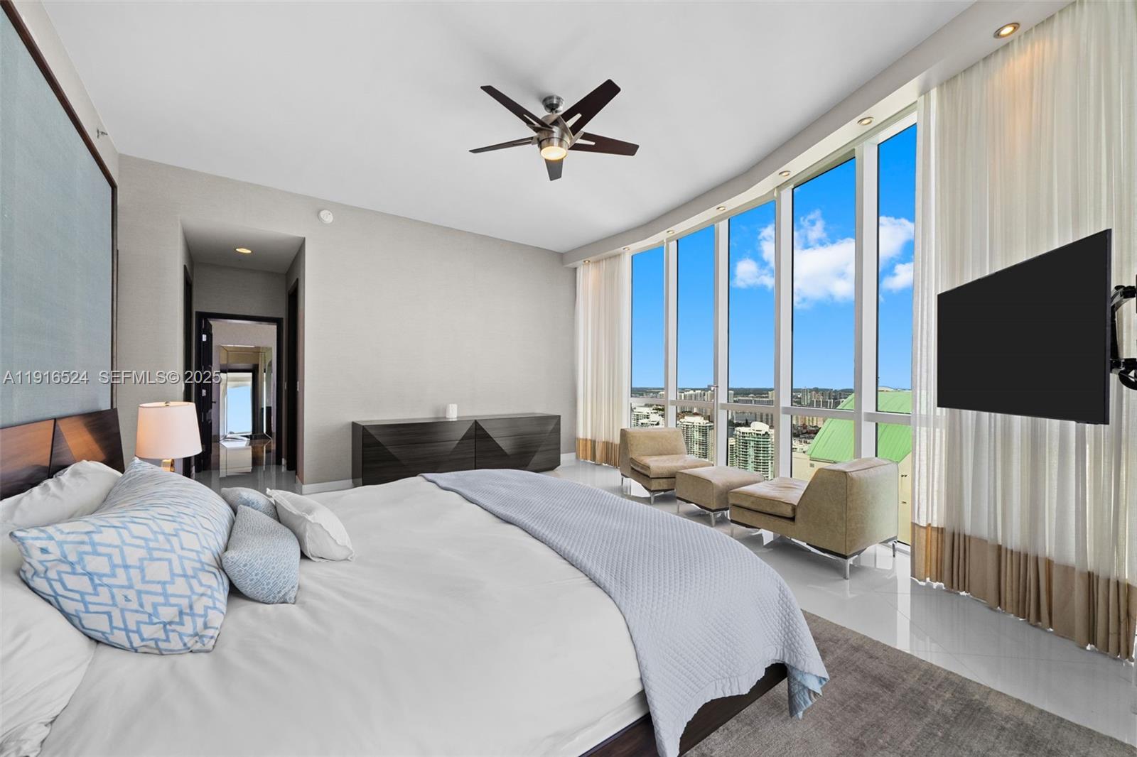 See details 4001 3 / 4 2768 sq. ft. $ 2025-11-18 0 Photo