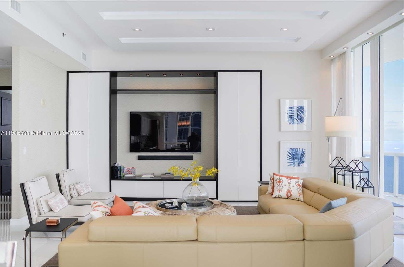 4001 3 / 4 2768 sq. ft. $ 2025-11-18 0 Photo