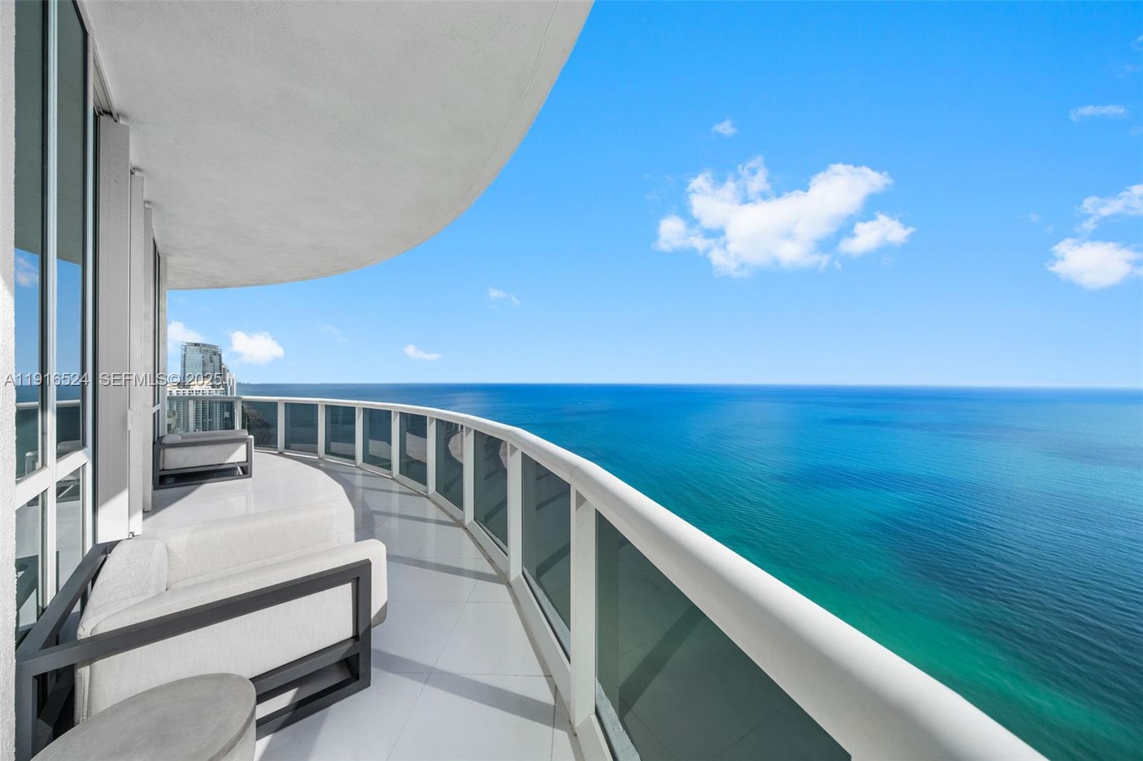 See details 4001 3 / 4 2768 sq. ft. $ 2025-11-18 0 Photo