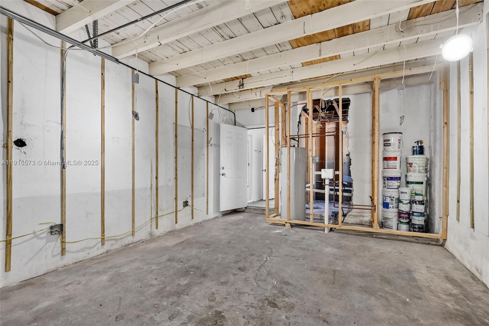 2003 3 / 2 1585 sq. ft. $ 2025-11-18 0 Photo