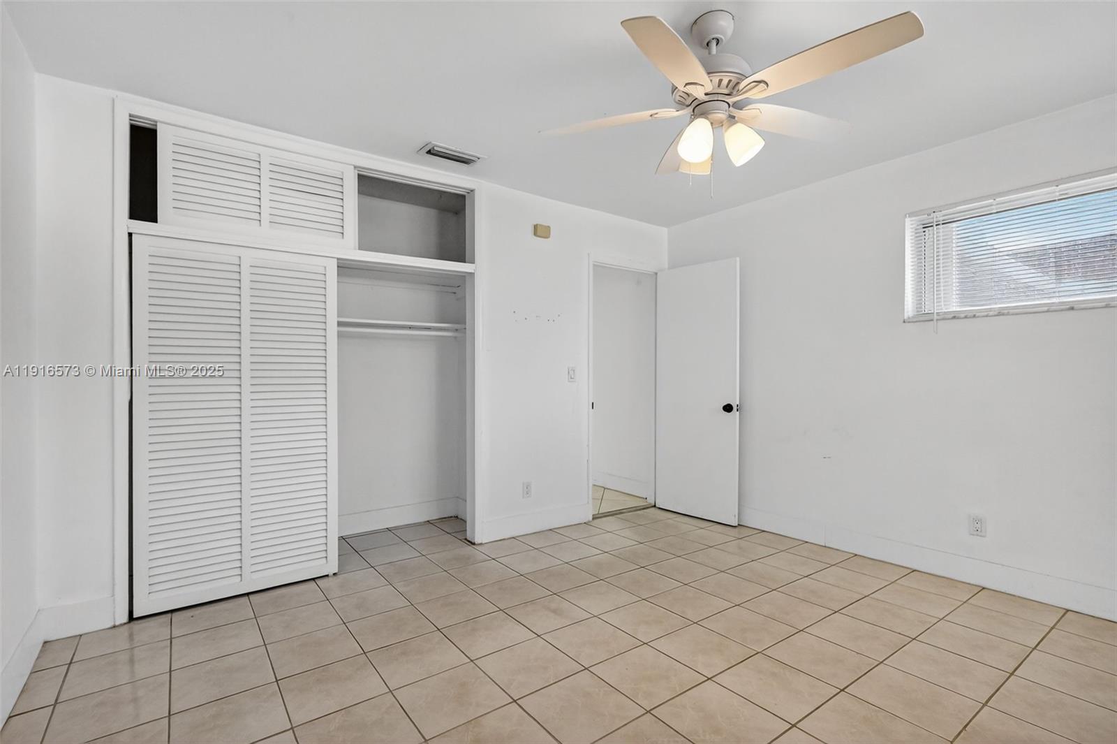 2003 3 / 2 1585 sq. ft. $ 2025-11-18 0 Photo