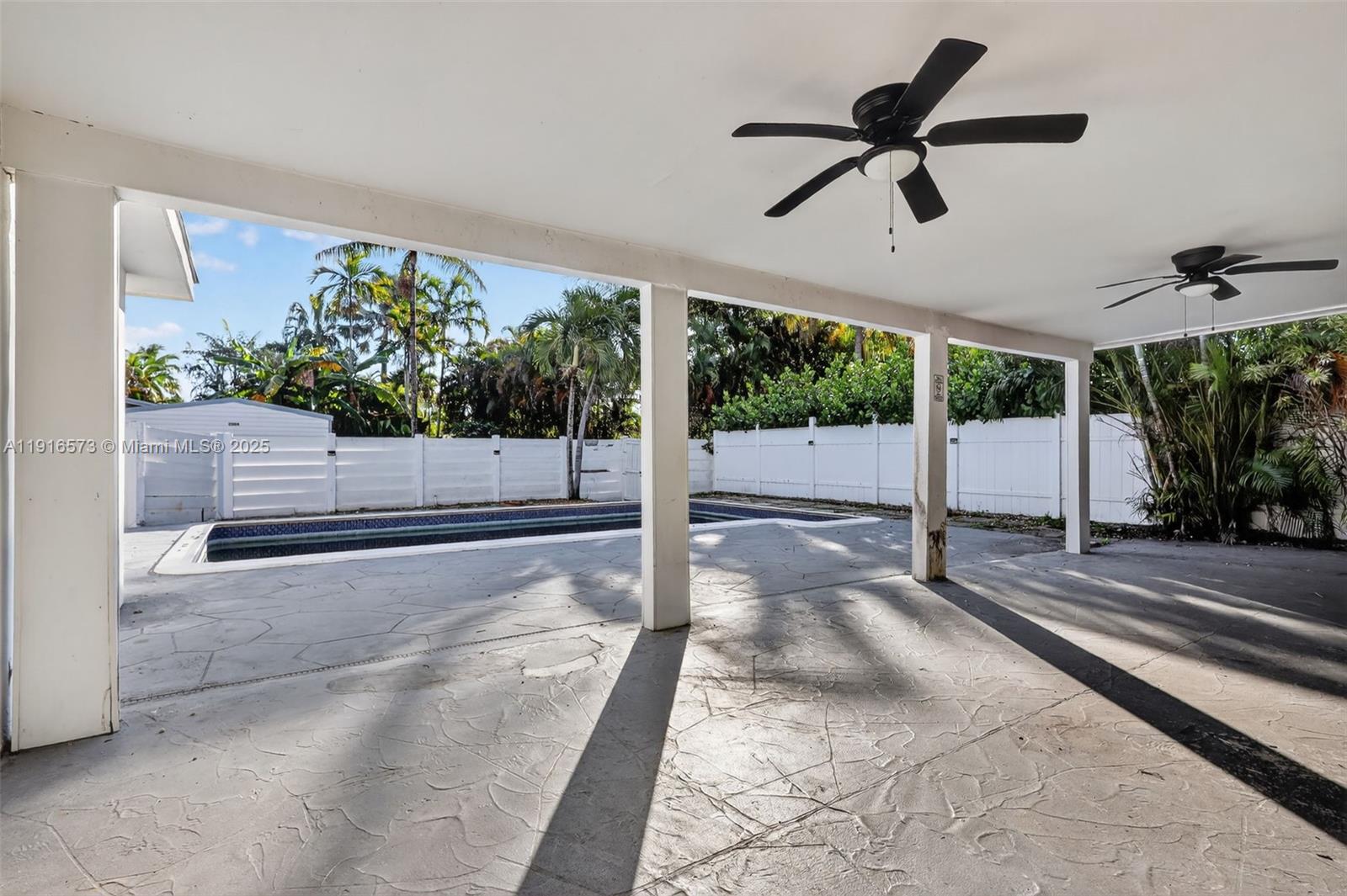 2003 3 / 2 1585 sq. ft. $ 2025-11-18 0 Photo