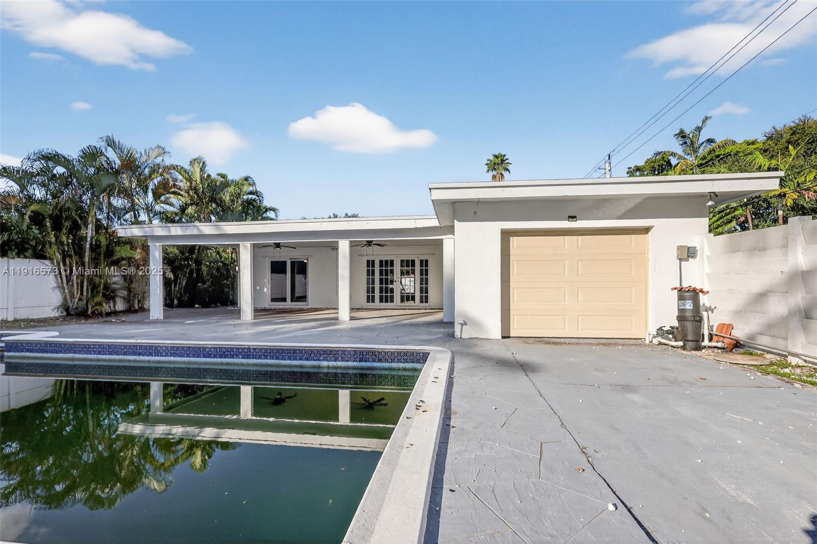 2003 3 / 2 1585 sq. ft. $ 2025-11-18 0 Photo