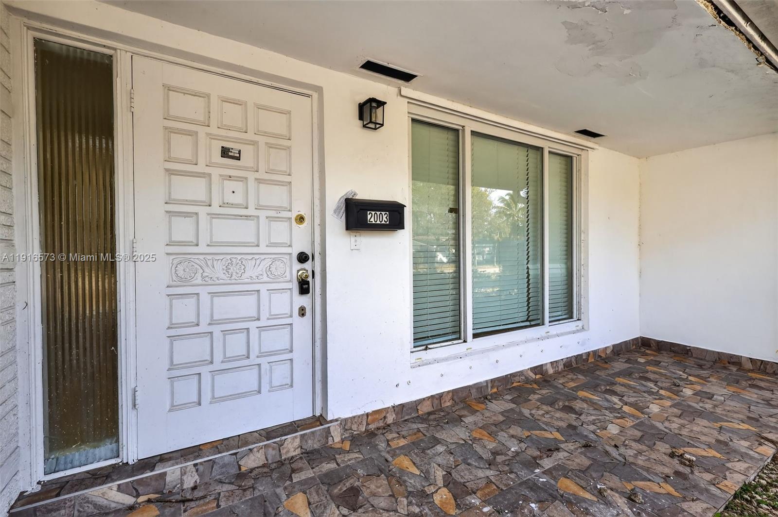 2003 3 / 2 1585 sq. ft. $ 2025-11-18 0 Photo