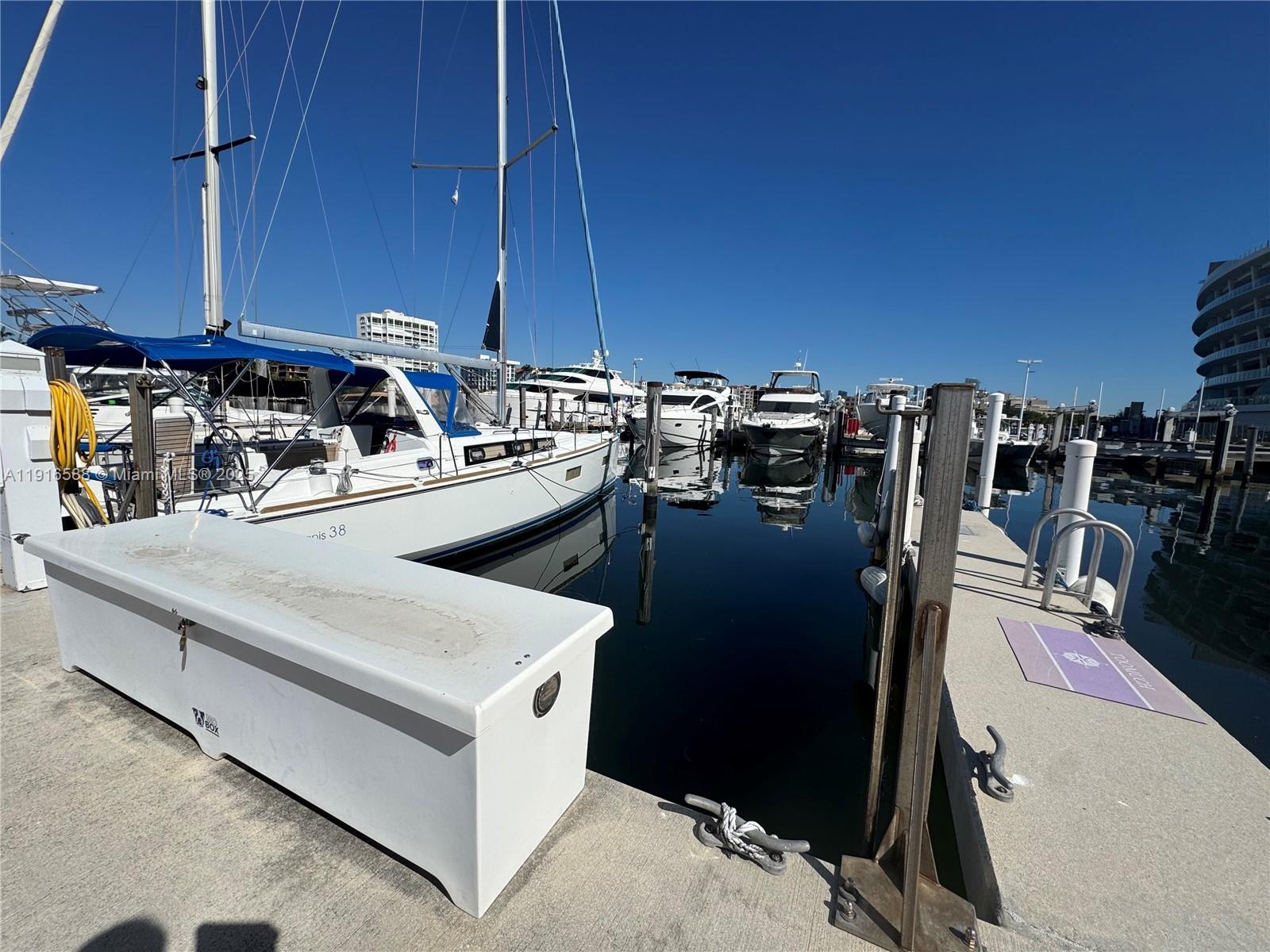   /   sq. ft. $ 2025-11-18 0 foto