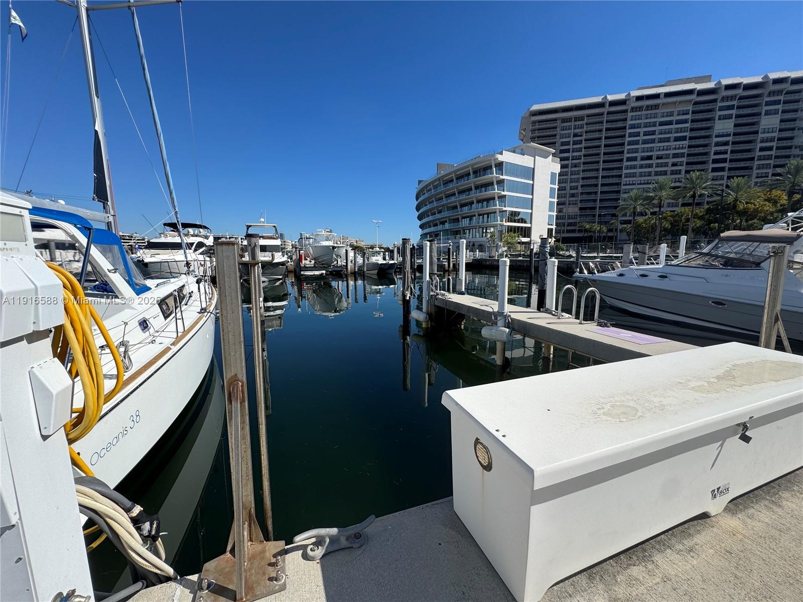   /   sq. ft. $ 2025-11-18 0 foto