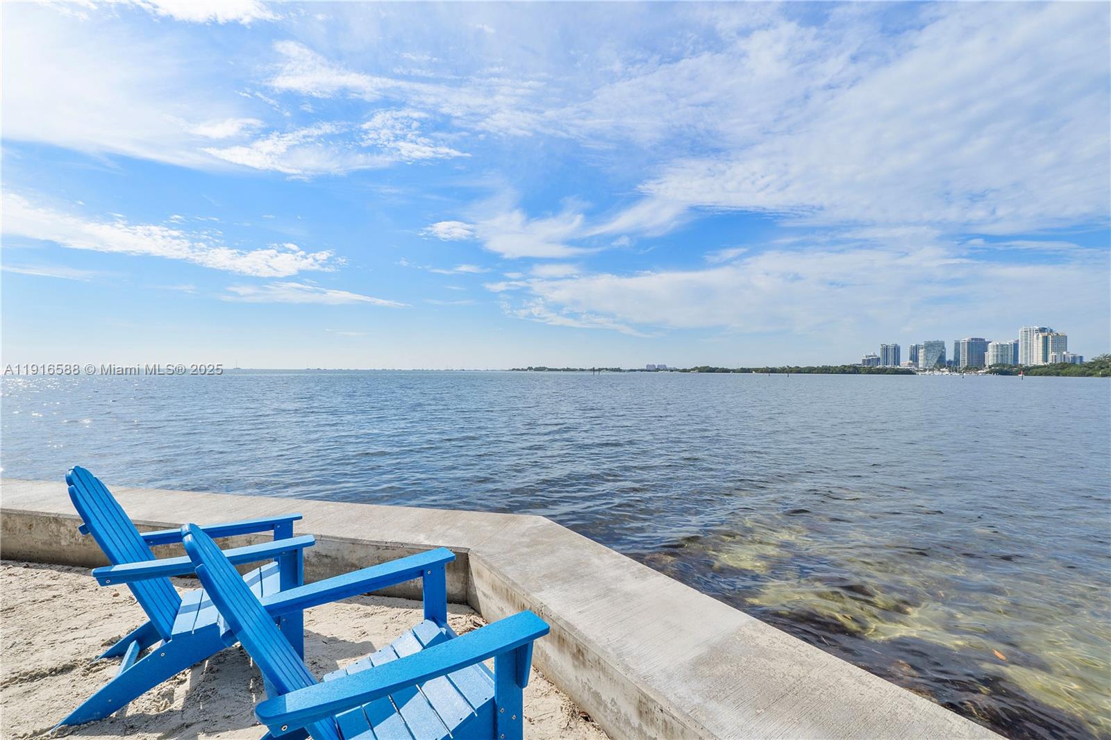   /   sq. ft. $ 2025-11-18 0 foto