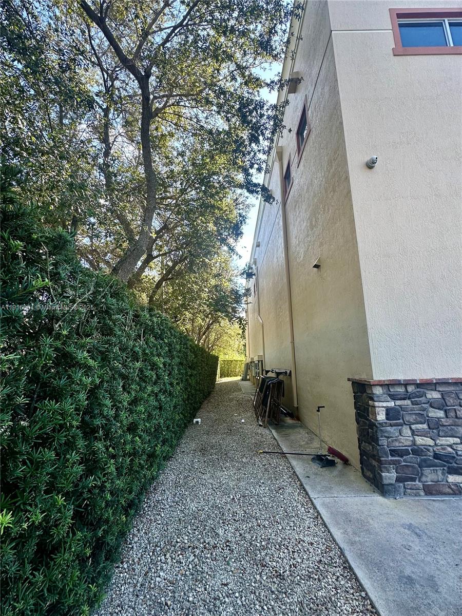 See details Unit 1 / sq. ft. $ 2025-11-18 0 Photo