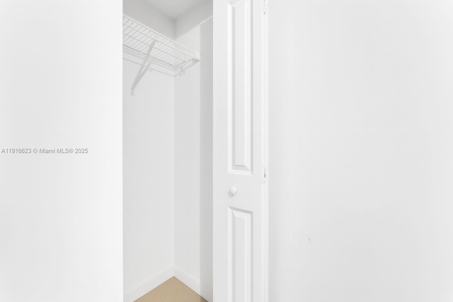 3315 1 / 2 850 sq. ft. $ 2025-11-19 0 Photo